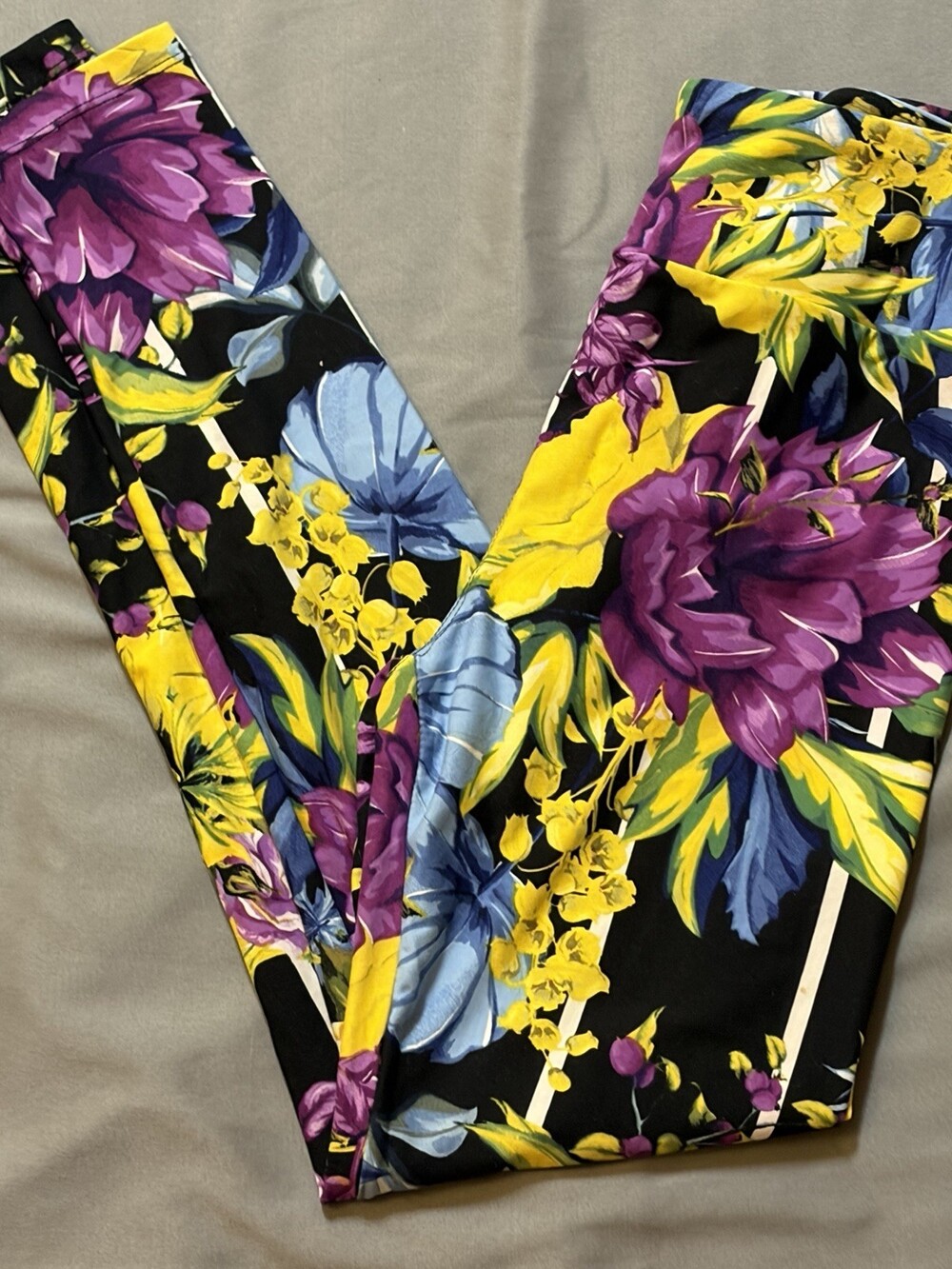 LuLaRoe One Size Leggings Floral Print EUC